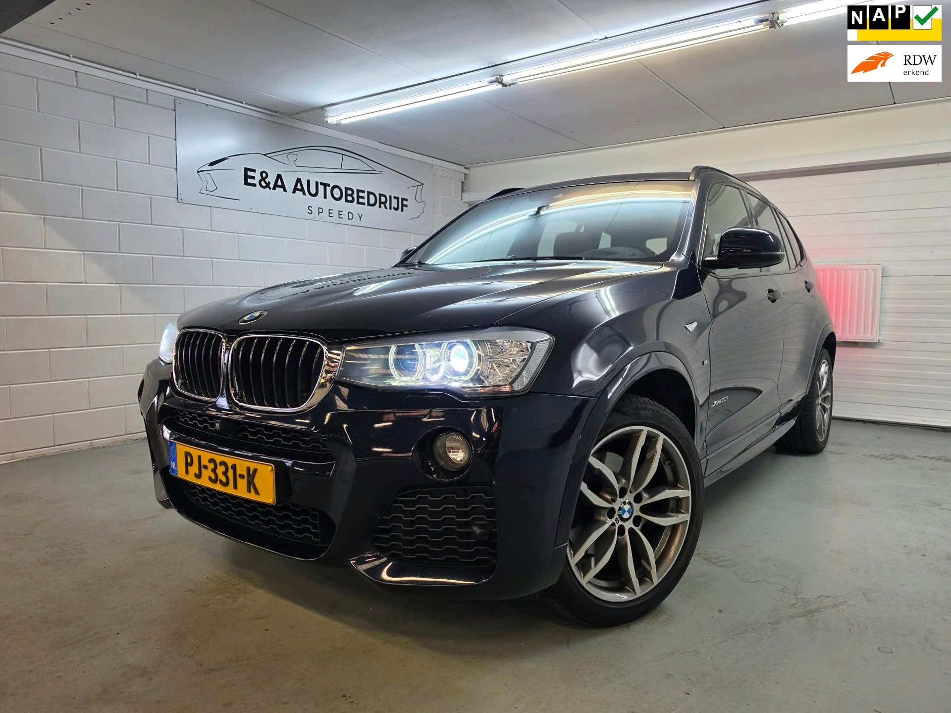 BMW X3 SDrive20i Centennial High Executive / NAP / 360 / NAV, Auto's, Automaat, Achterwielaandrijving, Gebruikt, 4 cilinders
