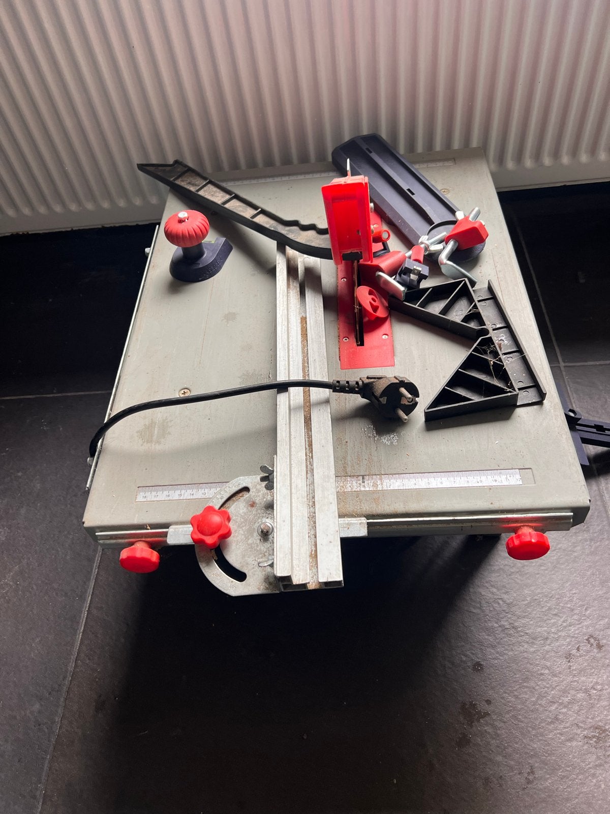Kinzo Cirkelzaag 1000W - Gebruikt maar functioneel, Gebruikt, Cirkelzaag, 600 tot 1200 watt, Ophalen of Verzenden