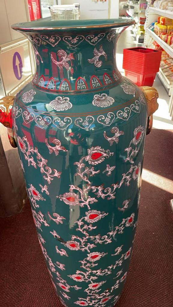 Grote Chinese vaas met decoratieve handvatten, Ophalen