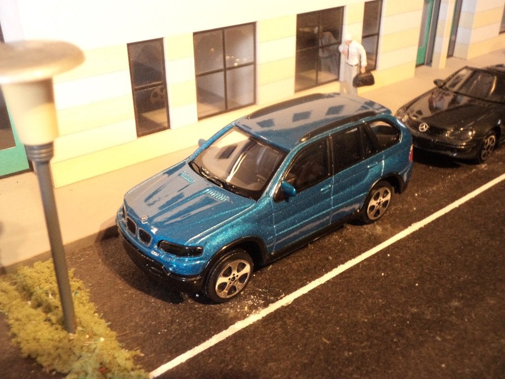 1/43 BMW X5 - Maisto metallic-blauw NU voor € 2,75, Ophalen of Verzenden, Nieuw, Auto, Overige merken