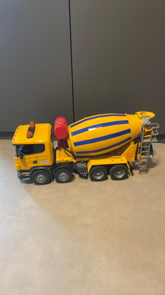 Bruder scania betonmixer, Kinderen en Baby's, Speelgoed | Speelgoedvoertuigen, Ophalen of Verzenden, Zo goed als nieuw