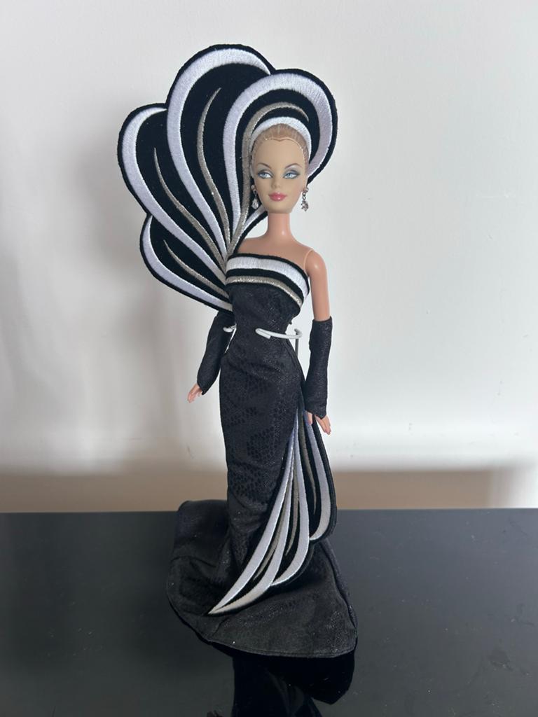 Barbie pop in elegante zwart-witte avondjurk, Ophalen of Verzenden, Zo goed als nieuw, Barbie