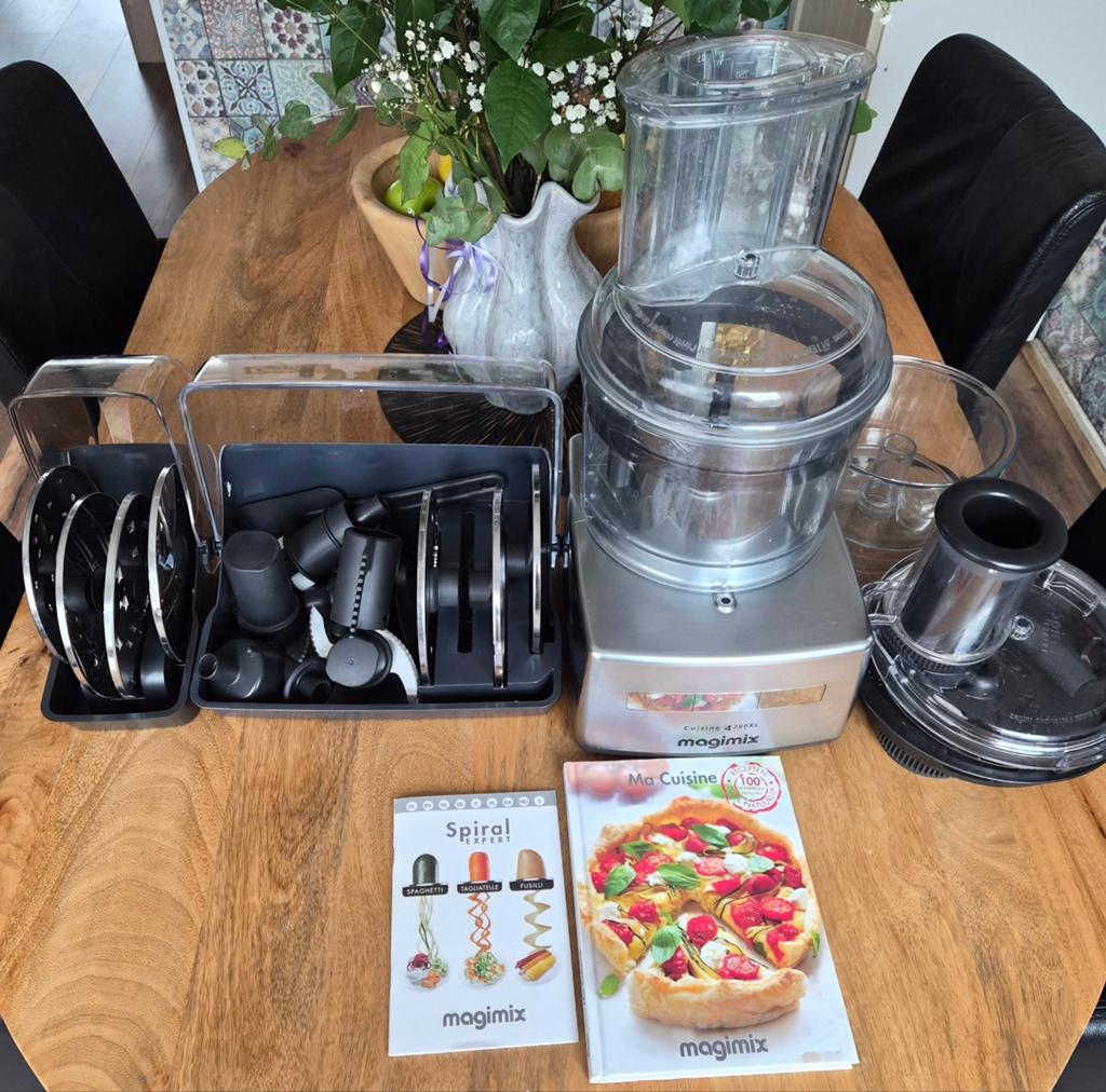 Magimix Cuisine 4200XL - Uitgebreide set, z.g.a.n., Ophalen, Zo goed als nieuw, 3 snelheden of meer