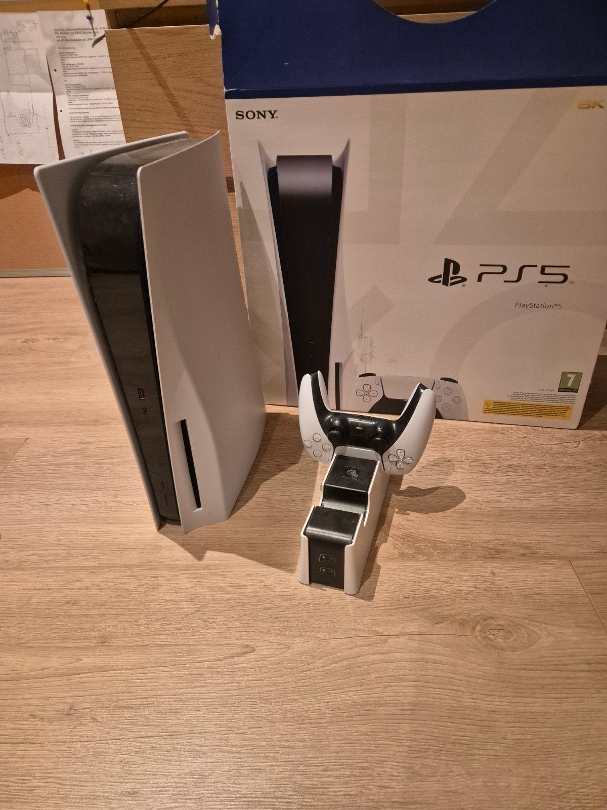 PlayStation 5 Disc Editie + 1 controller en laadstation.