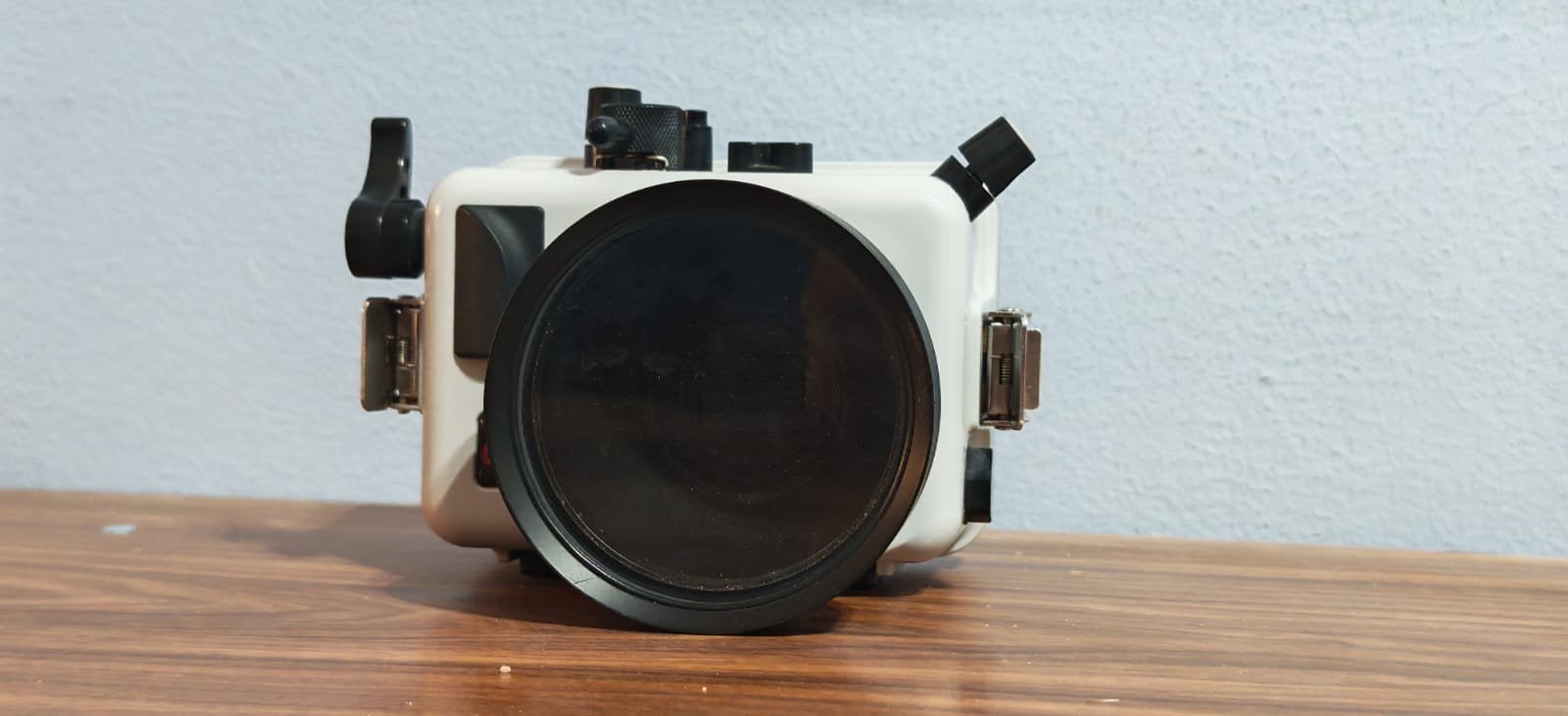Sony RX100 VI met Ikelite onderwaterhuis, Accu, Ophalen of Verzenden, Zo goed als nieuw, Compactcamera