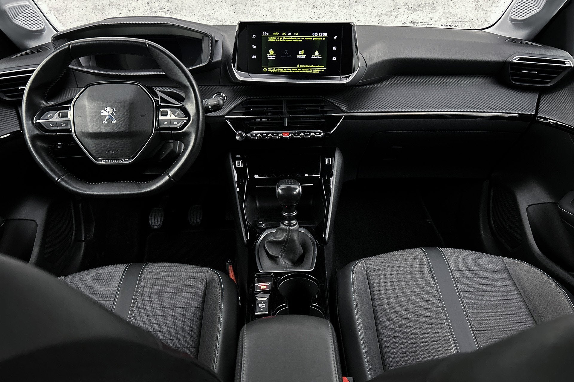 Peugeot 208 1.2 PureTech Allure Pack | Trekhaak | Half leder, Voorwielaandrijving, 101 pk, Gebruikt, Met garantie (alle)
