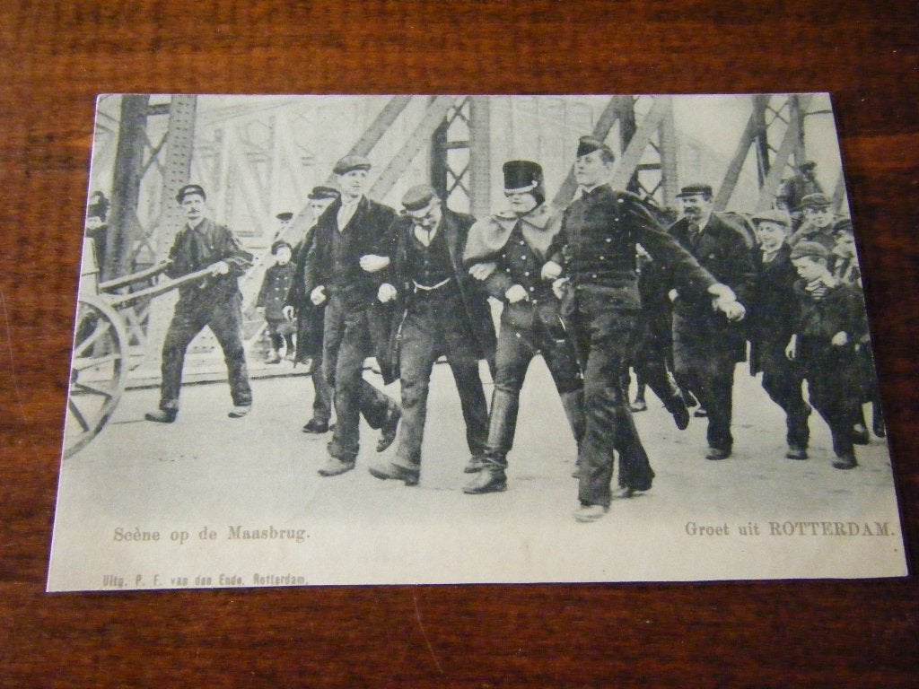 M41 - Rotterdam - Mannen op de Maasbrug - Mooi/Zeer oud, Ophalen of Verzenden, Voor 1920, Zuid-Holland