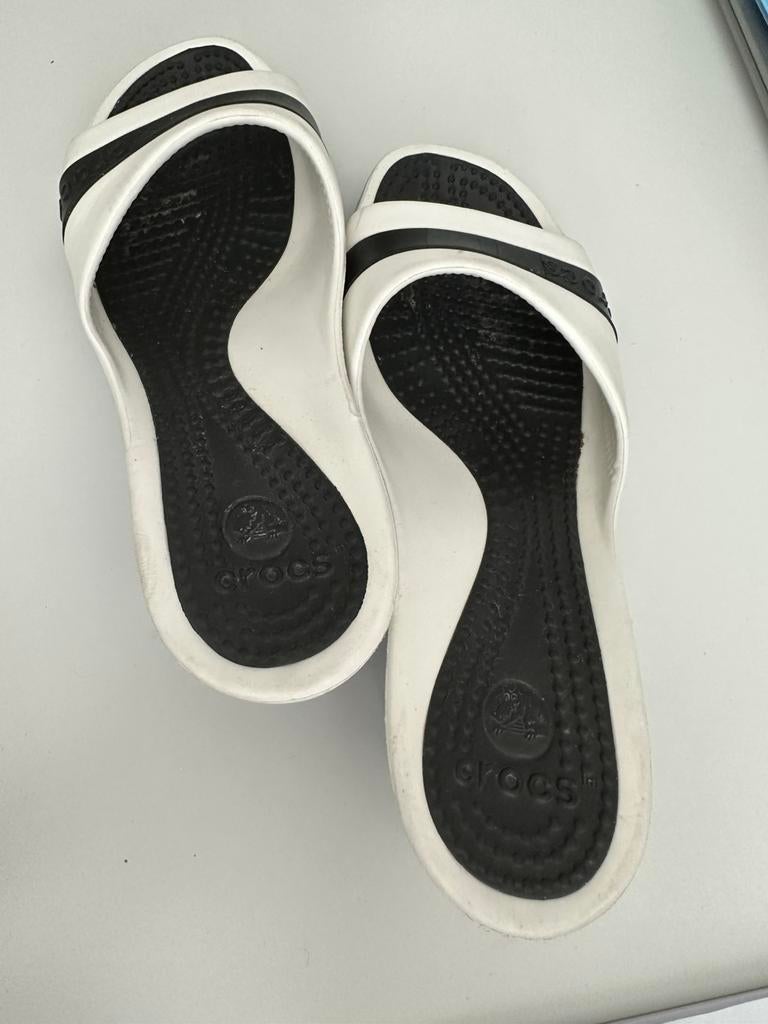 Crocs slipper maat 10 = 40/41 zwart/wit, Ophalen of Verzenden, Zo goed als nieuw