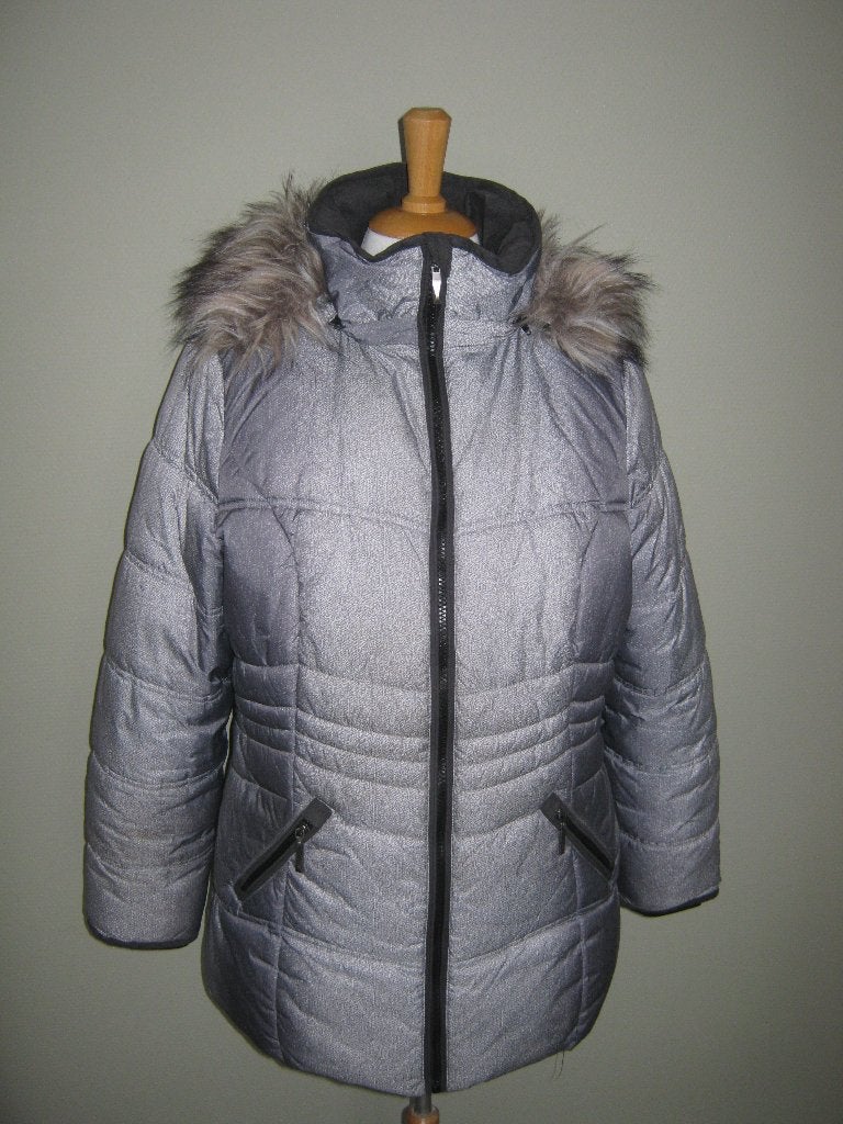 Mooie jas maat XL van Pescara ., Ophalen of Verzenden, Zo goed als nieuw, Maat 46/48 (XL) of groter, Grijs