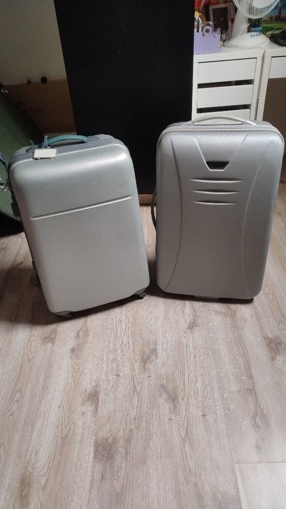 Koffers 10 euro per stuk, Sieraden, Tassen en Uiterlijk, Koffers, Gebruikt, Hard kunststof, 70 cm of meer, Wieltjes