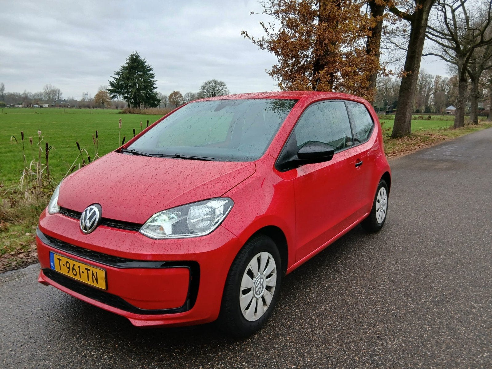 Volkswagen up! 1.0 60PK 5D BMT 2019 Rood, Voorwielaandrijving, Stof, Up!, 4 stoelen