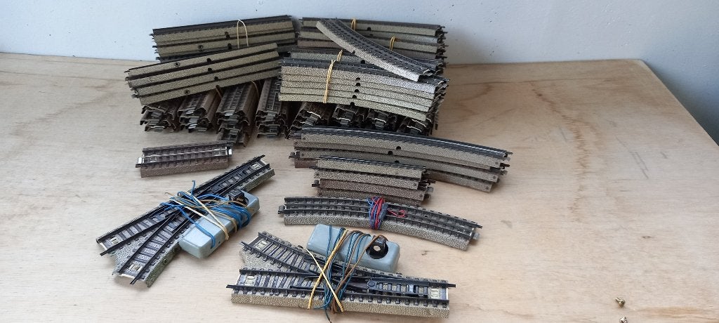 Märklin H0 M-rails met doorlopende midden rails, Hobby en Vrije tijd, Modeltreinen | H0, Wisselstroom, Gebruikt, Rails, Ophalen of Verzenden