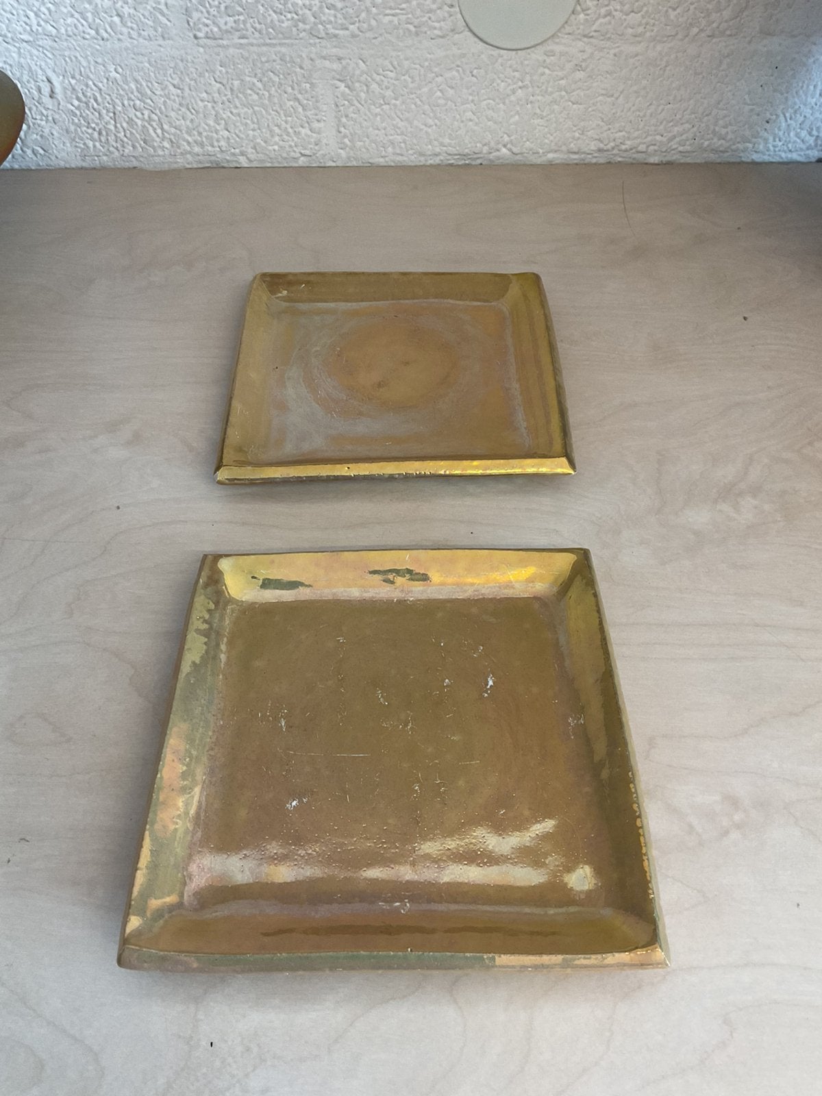 2 vierkanten gouden Mobach schalen, Ophalen, Gebruikt, Porselein of Keramiek, Schaal