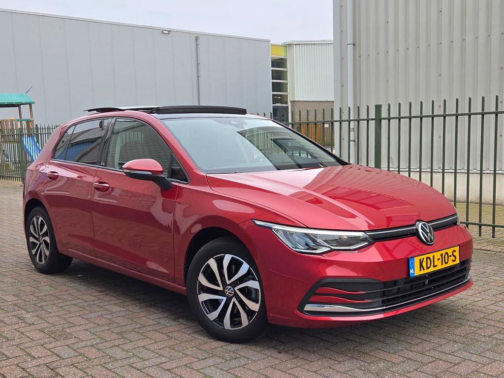 Volkswagen Golf 1.0 eTSI Active Aut. Navi-Sfeer-Cam-Carplay, Gebruikt, Met garantie (alle), 23 km/l, 1202 kg