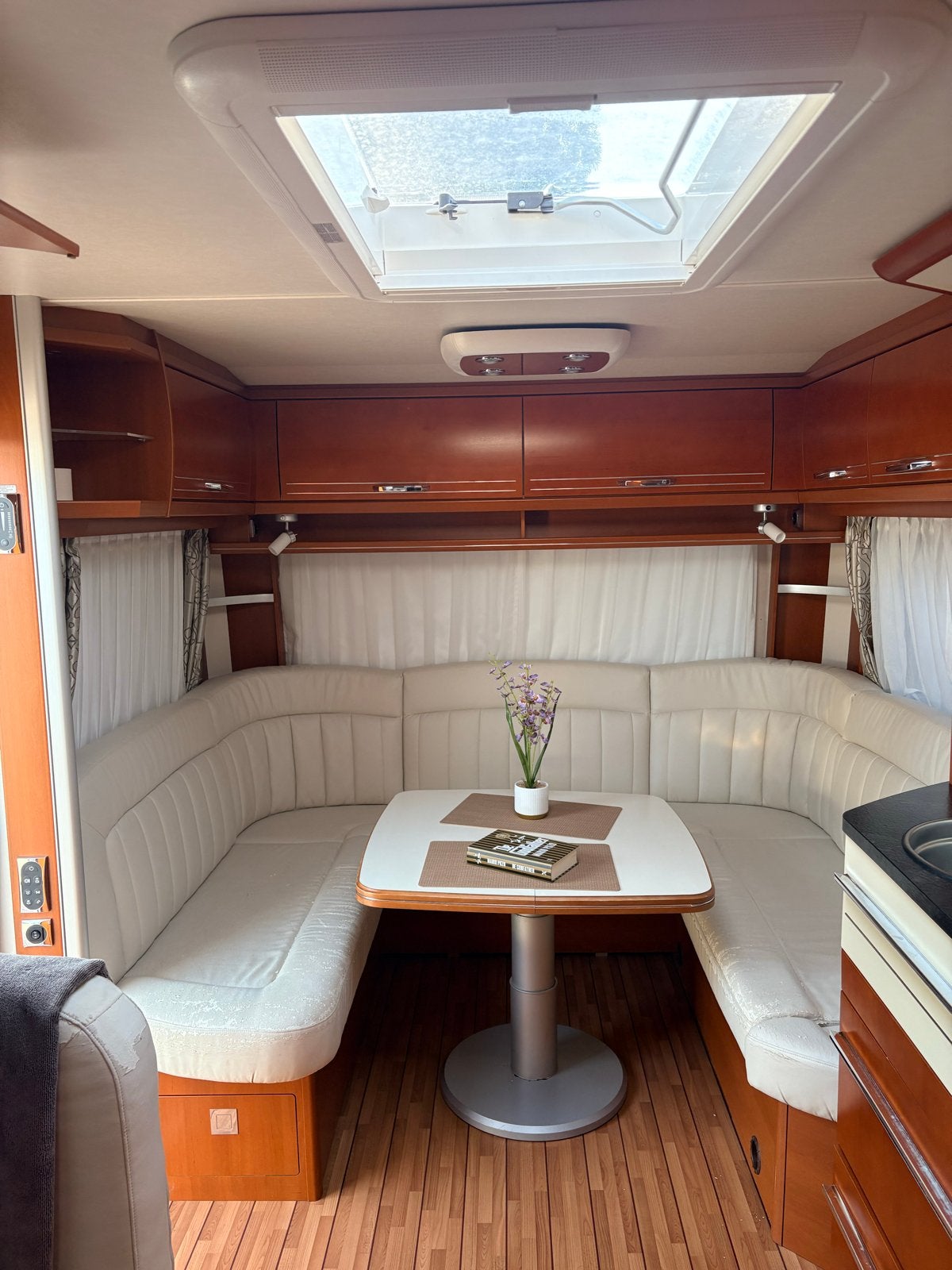 Tabbert Caravan met Rondzit en Vast Bed, Vast bed, Rondzit, Tabbert, Airco
