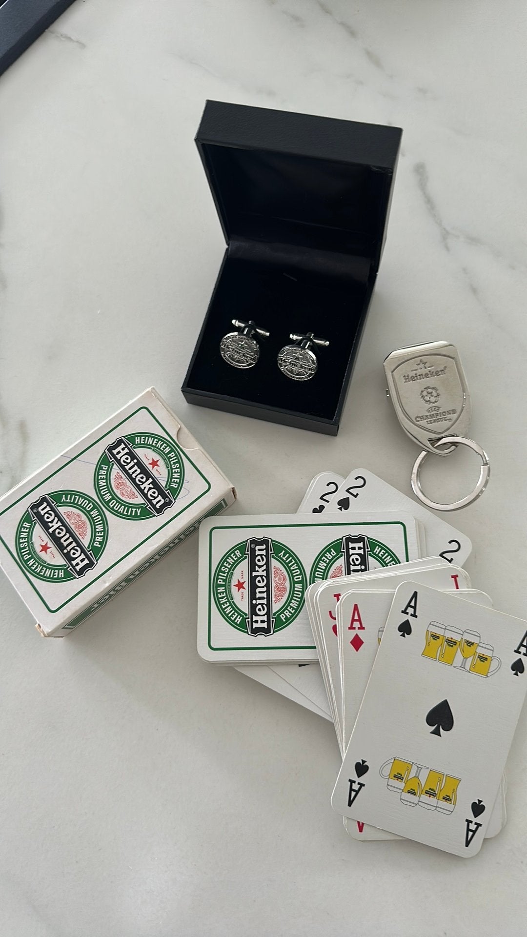 Manchetknopen, kaartspel en bieropener Heineken, Ophalen of Verzenden, Zo goed als nieuw, Heineken