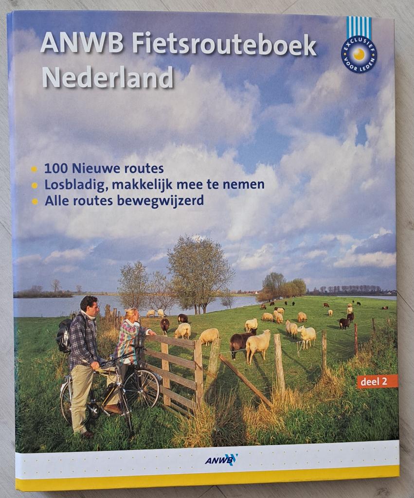 ANWB Fietsrouteboek Nederland deel 2, Fiets- of Wandelgids, Ophalen of Verzenden, Zo goed als nieuw, ANWB