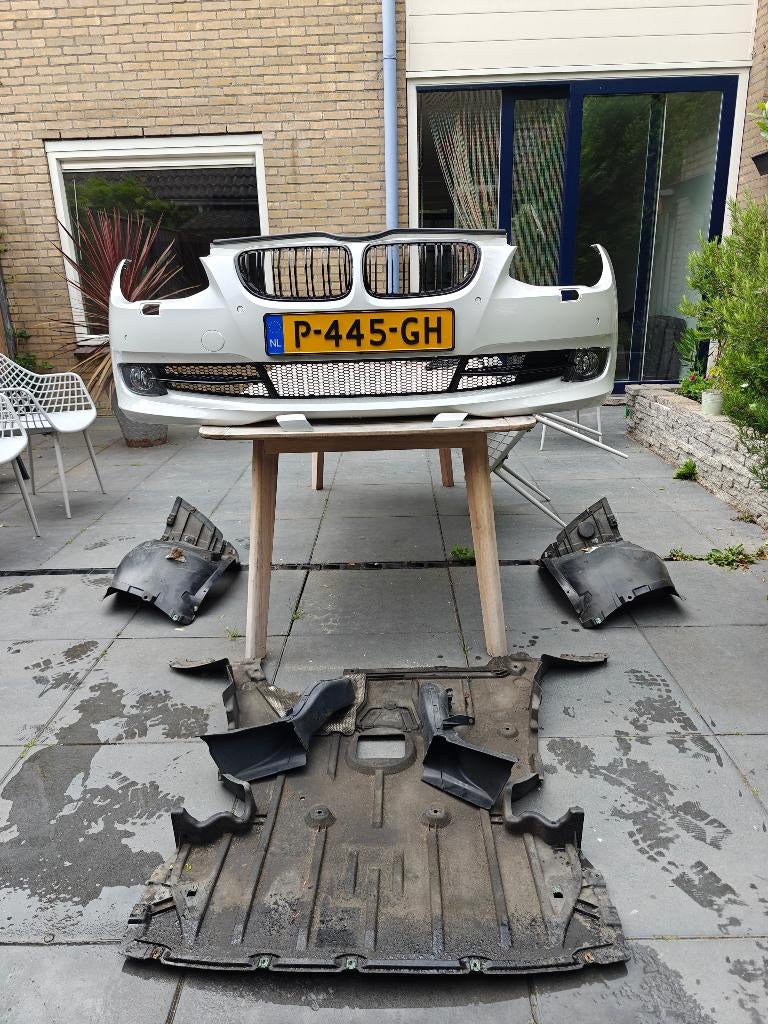 T.E.A.B.: BMW E92/93 Voorbumper compleet in topstaat + meer, Gebruikt, Voor, Ophalen of Verzenden, Bumper