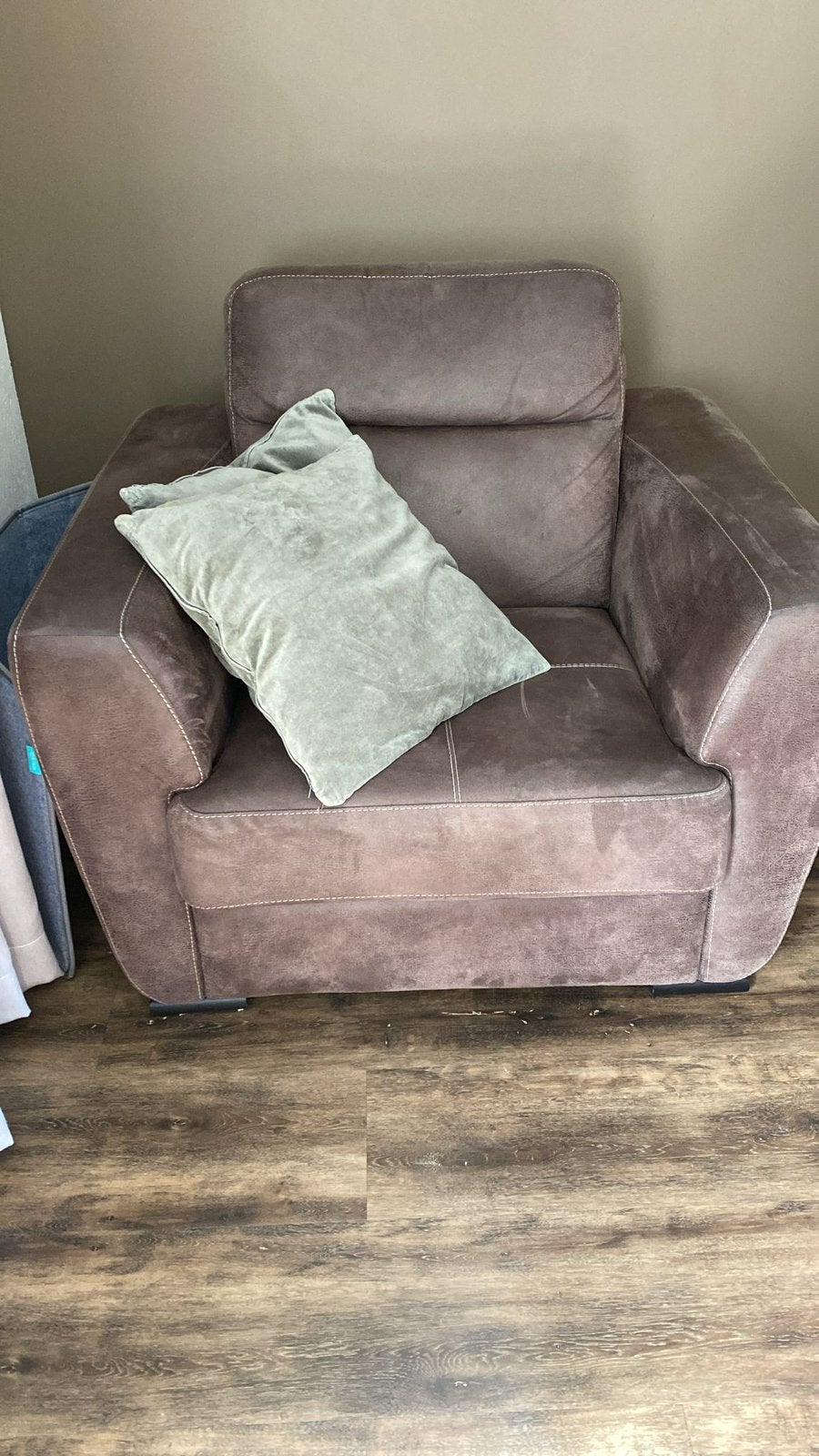 Grats fauteuil. Taupe bruin. Zit heerlijk, Ophalen, Eenpersoons, 75 tot 100 cm, Zo goed als nieuw