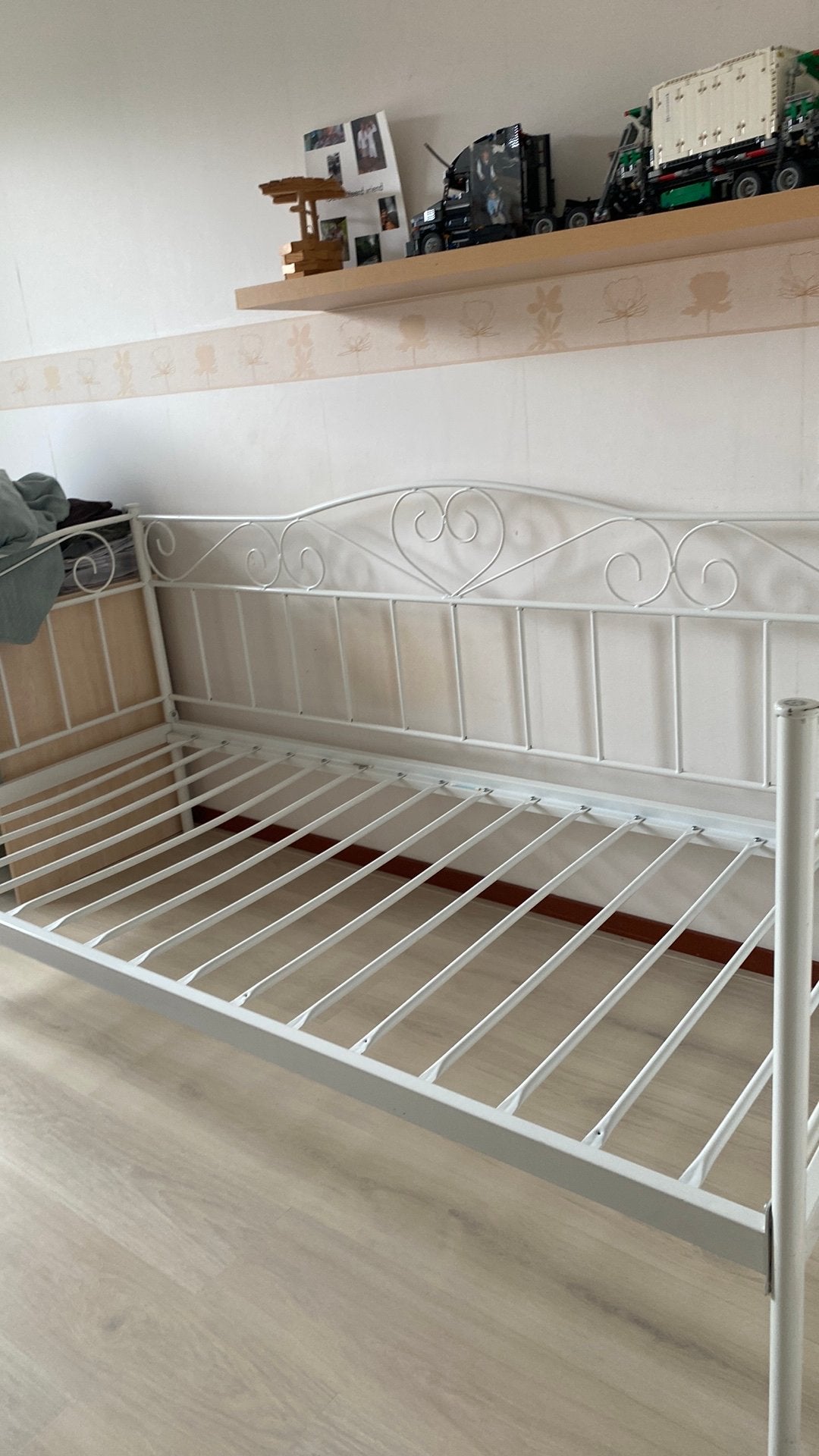 Gratis Meisjesbed, Ophalen, 90 cm, Eenpersoons, Wit