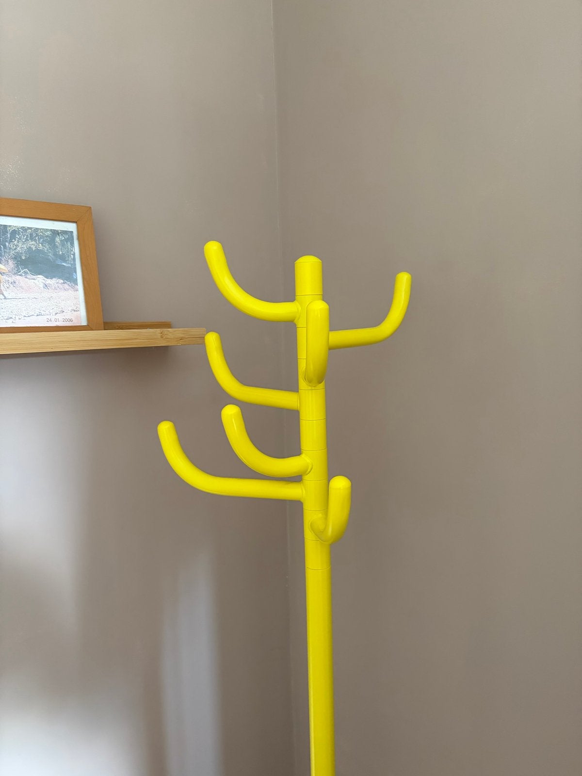 IKEA BONDSKÄRET Staande kapstok, geel, 175 cm, Ophalen, Zo goed als nieuw, Metaal, Staande kapstok