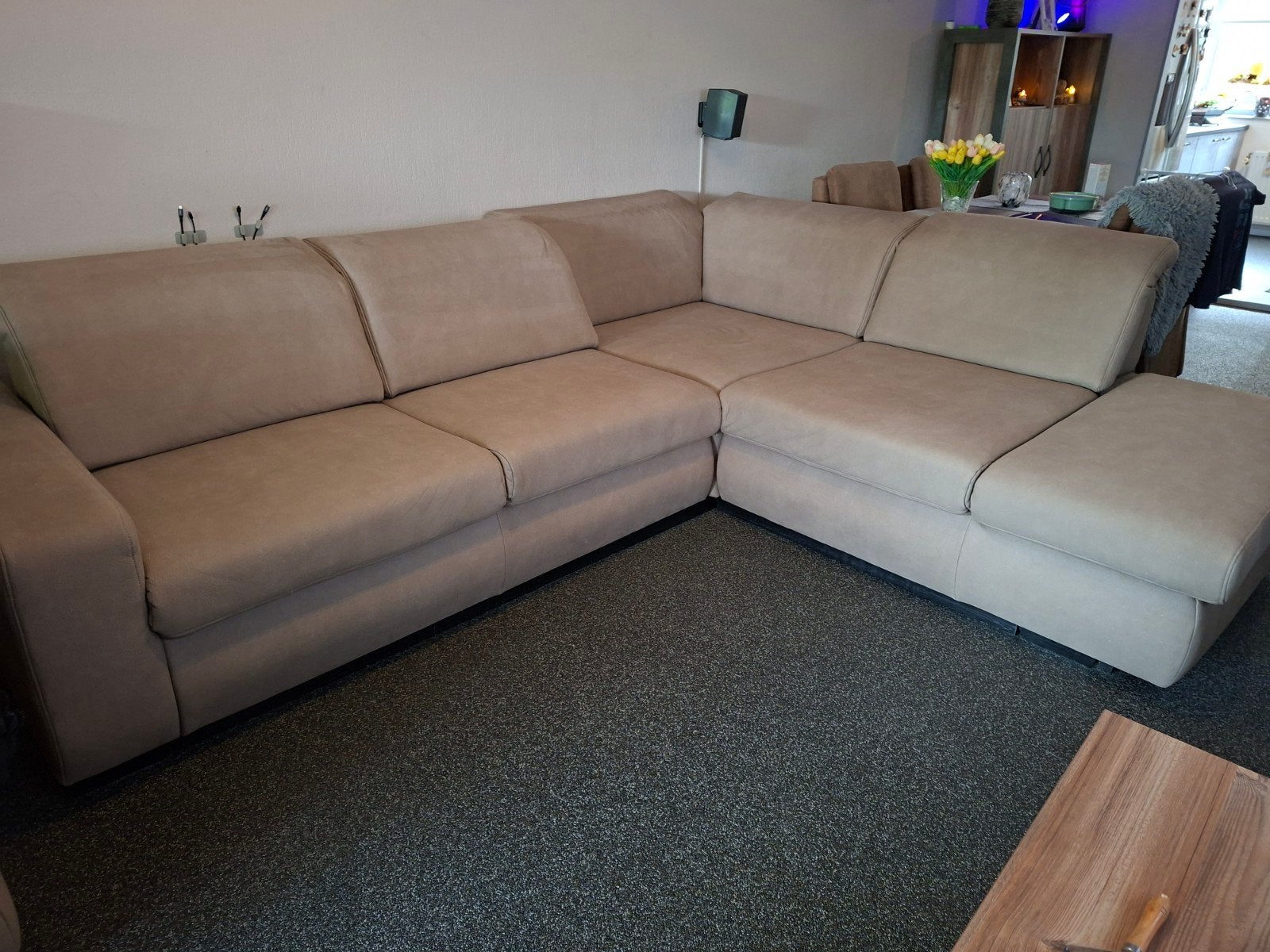 Als nieuwe Beldomo hoekbank, 1 jaar oud, nieuw €3500 !!!, Ophalen, Zo goed als nieuw, Stof