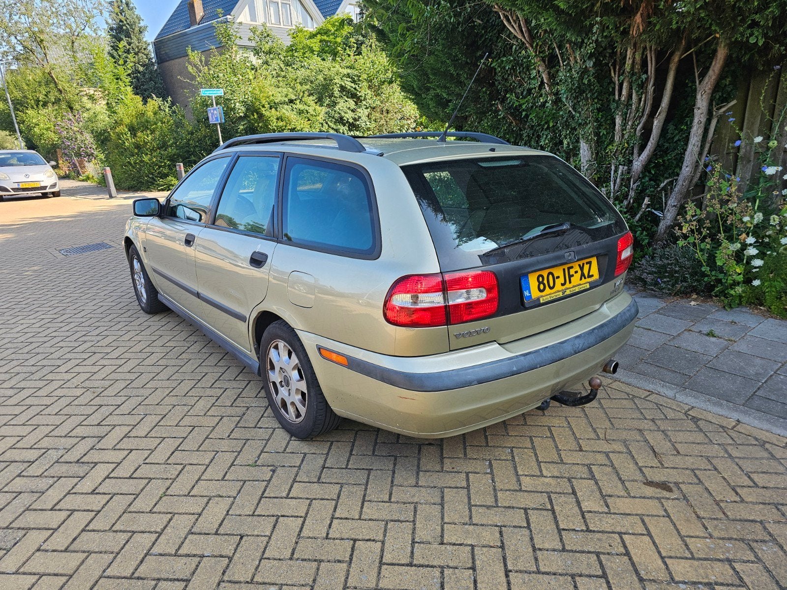 Volvo V40 1.8 Bi-fuel 2002 Beige, Auto's, Volvo, Voorwielaandrijving, 4 cilinders, Handgeschakeld, 1783 cc