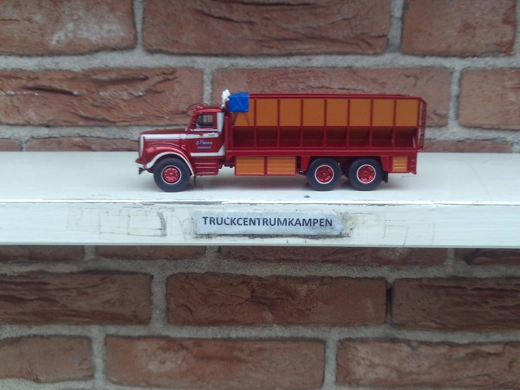 Tekno  Scania  L56  Motorwagen  van  J.  Peeters.
