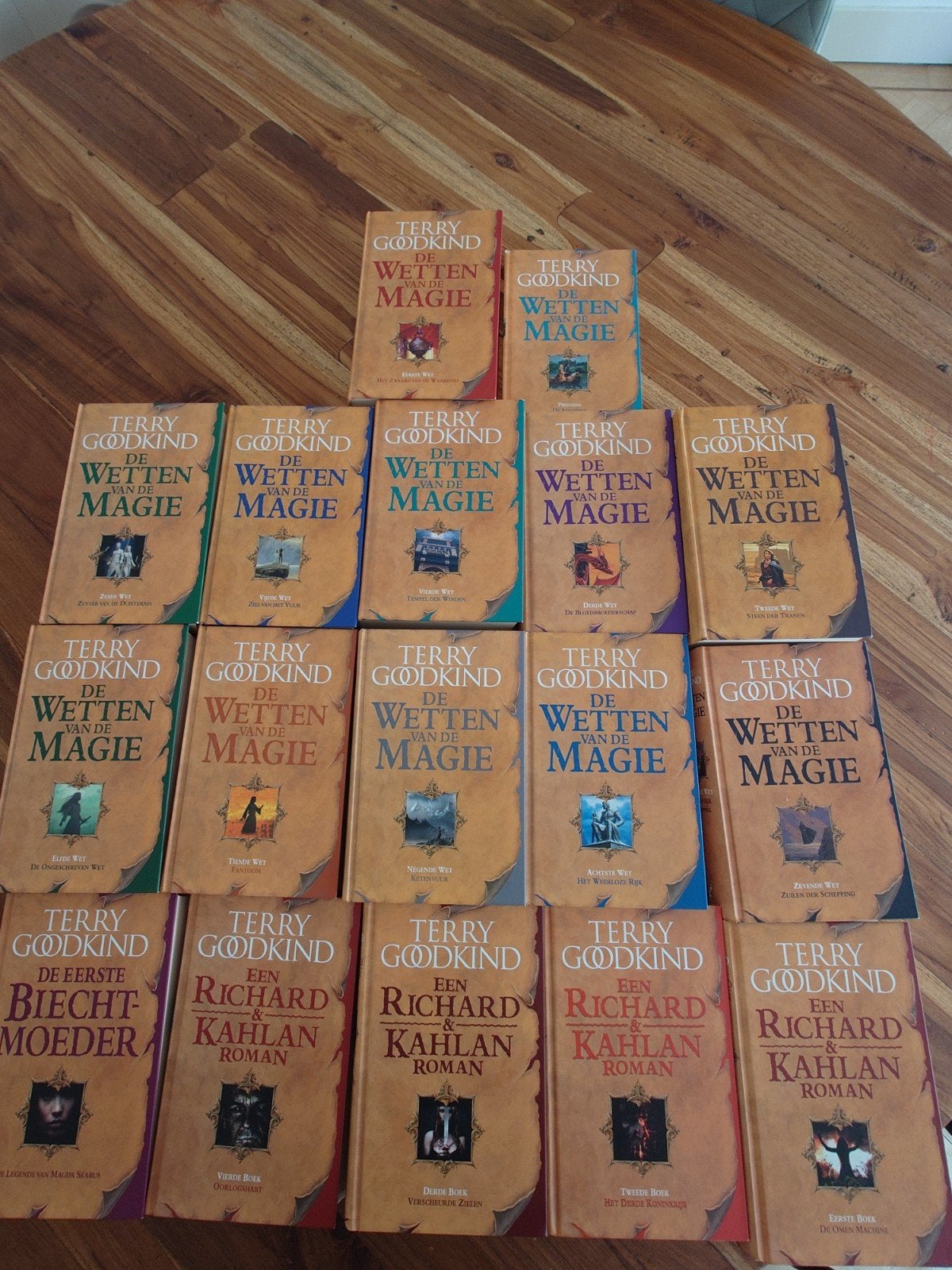 Complete Terry Goodkind collectie – 17 hardcovers, Boeken, Ophalen of Verzenden, Gelezen, Terry Goodkind