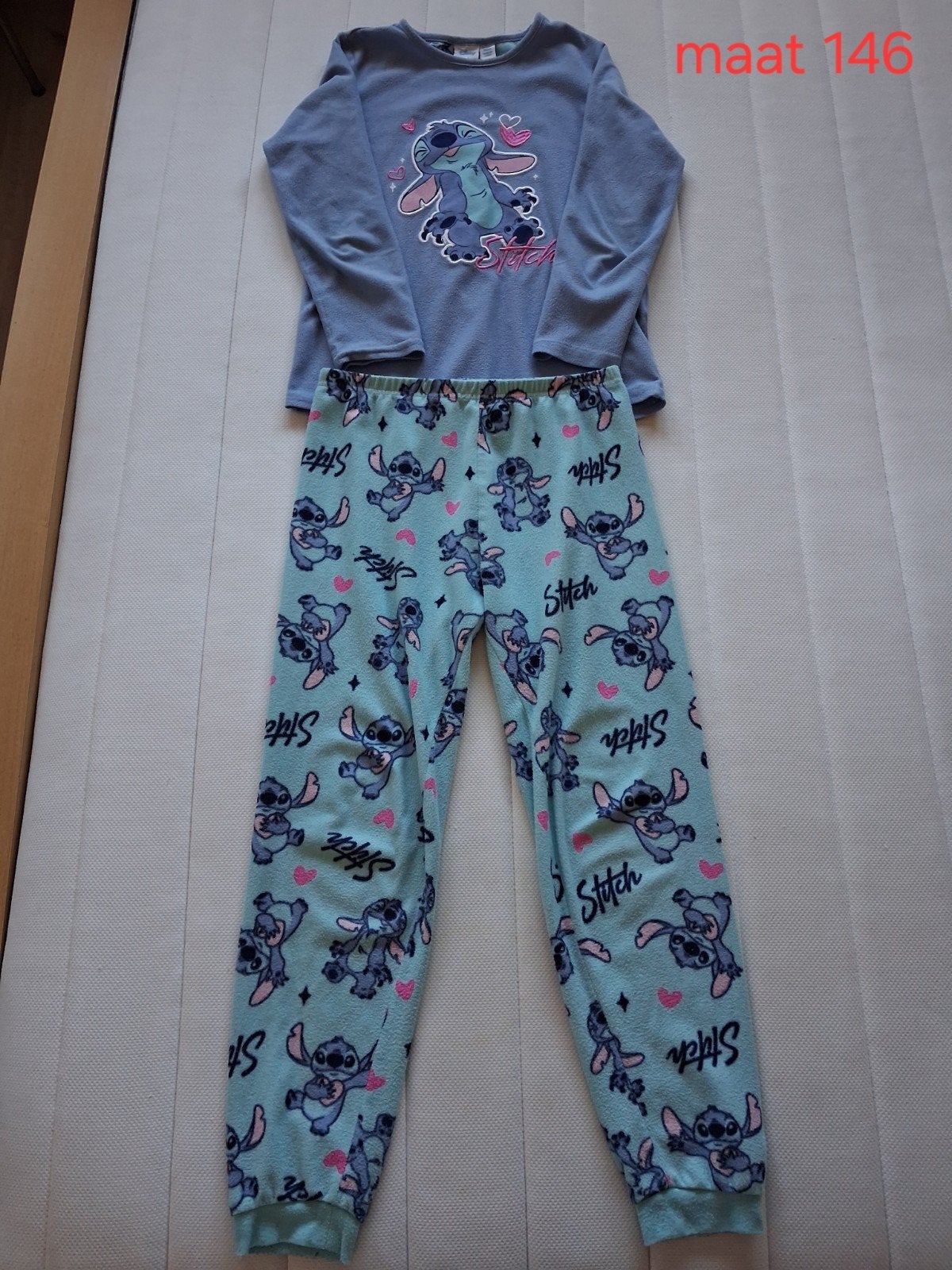 warme disney stitch pyjama maat 146, Ophalen of Verzenden, Zo goed als nieuw, Meisje, Nacht- of Onderkleding