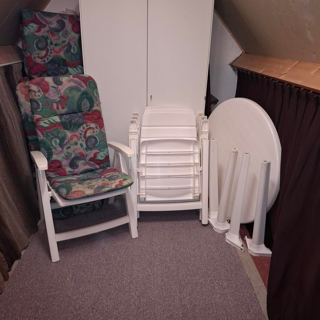 Tuinset: 4 stoelen met kussens en tafel merk hartman, Ophalen, Gebruikt, Kunststof