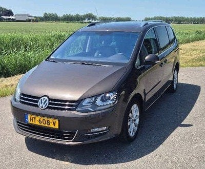 Volkswagen Sharan 1.4 TSI DSG 2016 7 pers.  luxe uitvoering, Auto's, 15 km/l, 1800 kg, Zwart, 4 cilinders