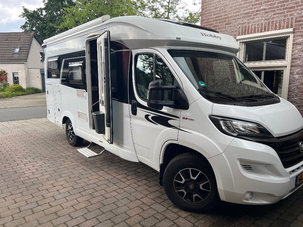 Hobby Camper - Luxe en Comfortabel Reizen, Automaat, Standaard zit, Ringverwarming, Fiat