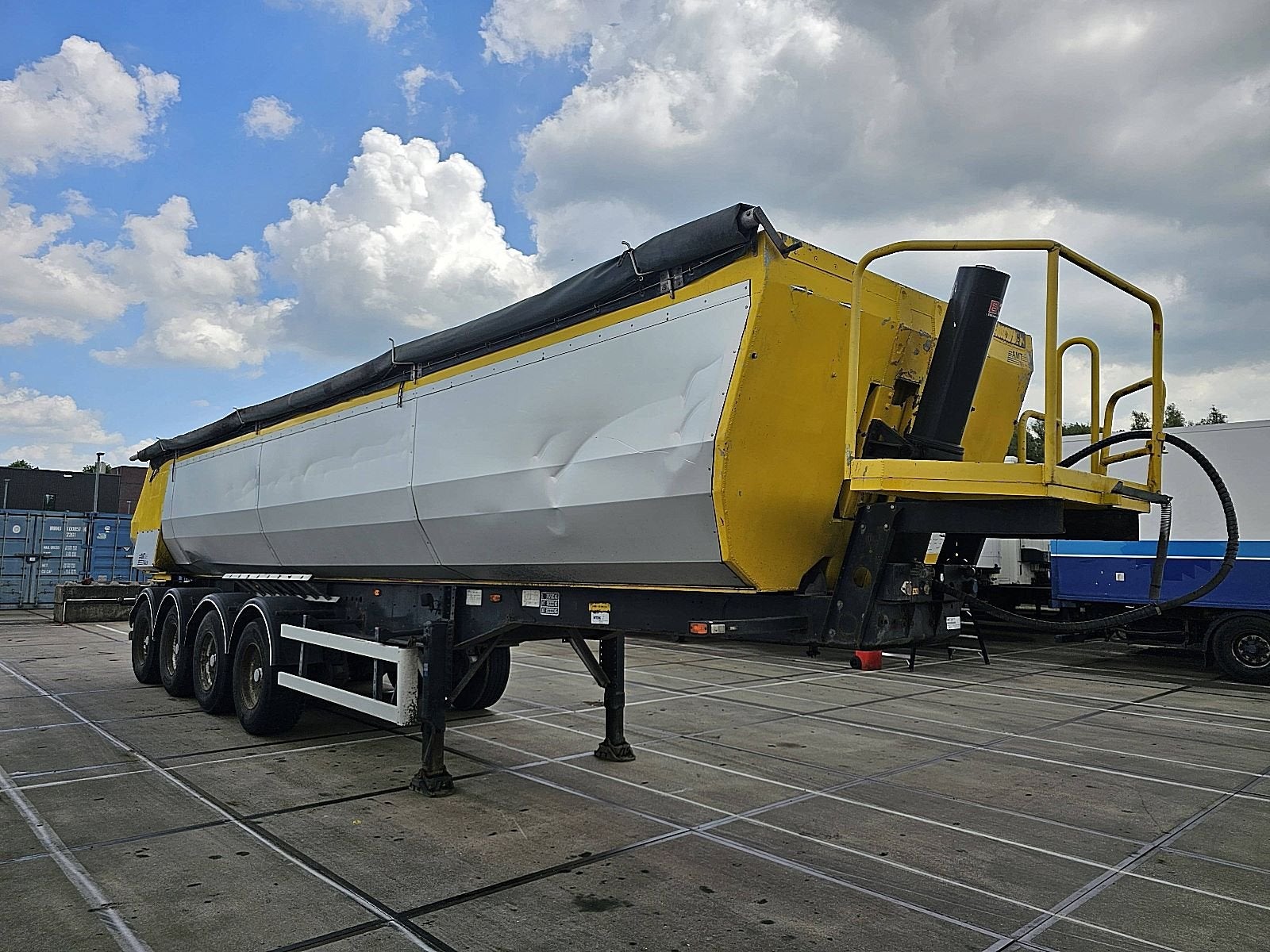 MTDK T736/00 4 axle isol. tipper, Overige kleuren, Bedrijf, Aanhangers en Opleggers, Te koop