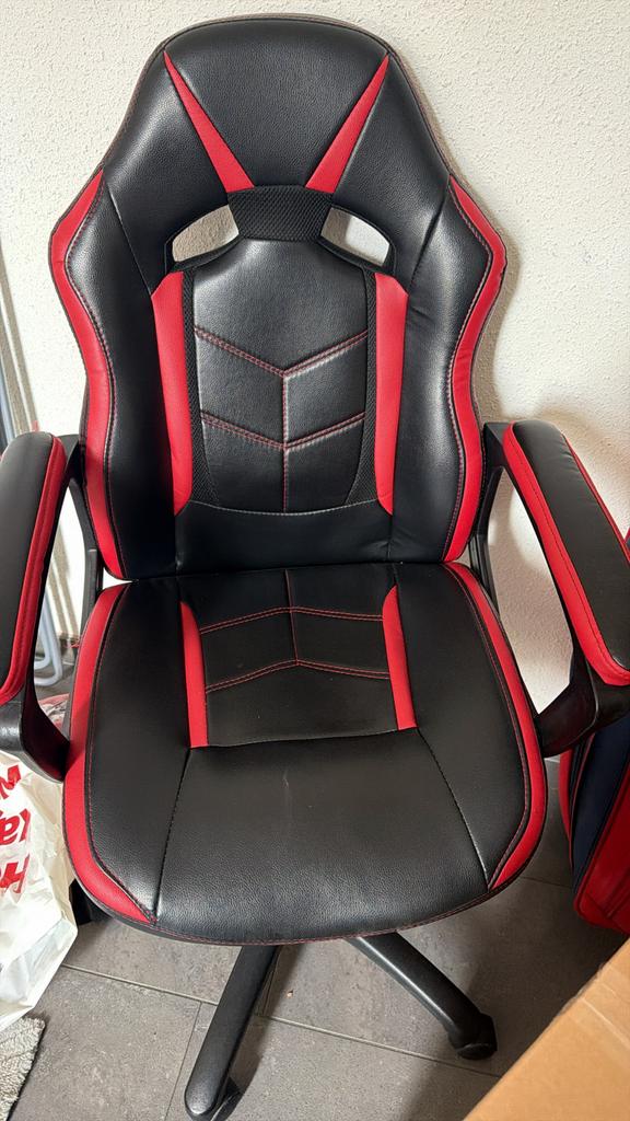 Zo goed als nieuwe Gaming Stoel - Perfecte Conditie, Huis en Inrichting, Bureaustoelen, Zwart, Ophalen of Verzenden, Zo goed als nieuw