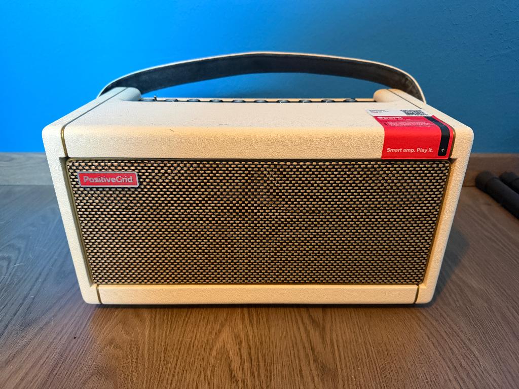 Positive Grid Spark 40 pearl, Muziek en Instrumenten, Versterkers | Bas en Gitaar, Ophalen, Zo goed als nieuw, Gitaar, Minder dan 50 watt