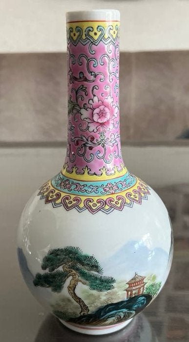 Antieke Chinese Vaas met Landschap en Bloemen, Ophalen