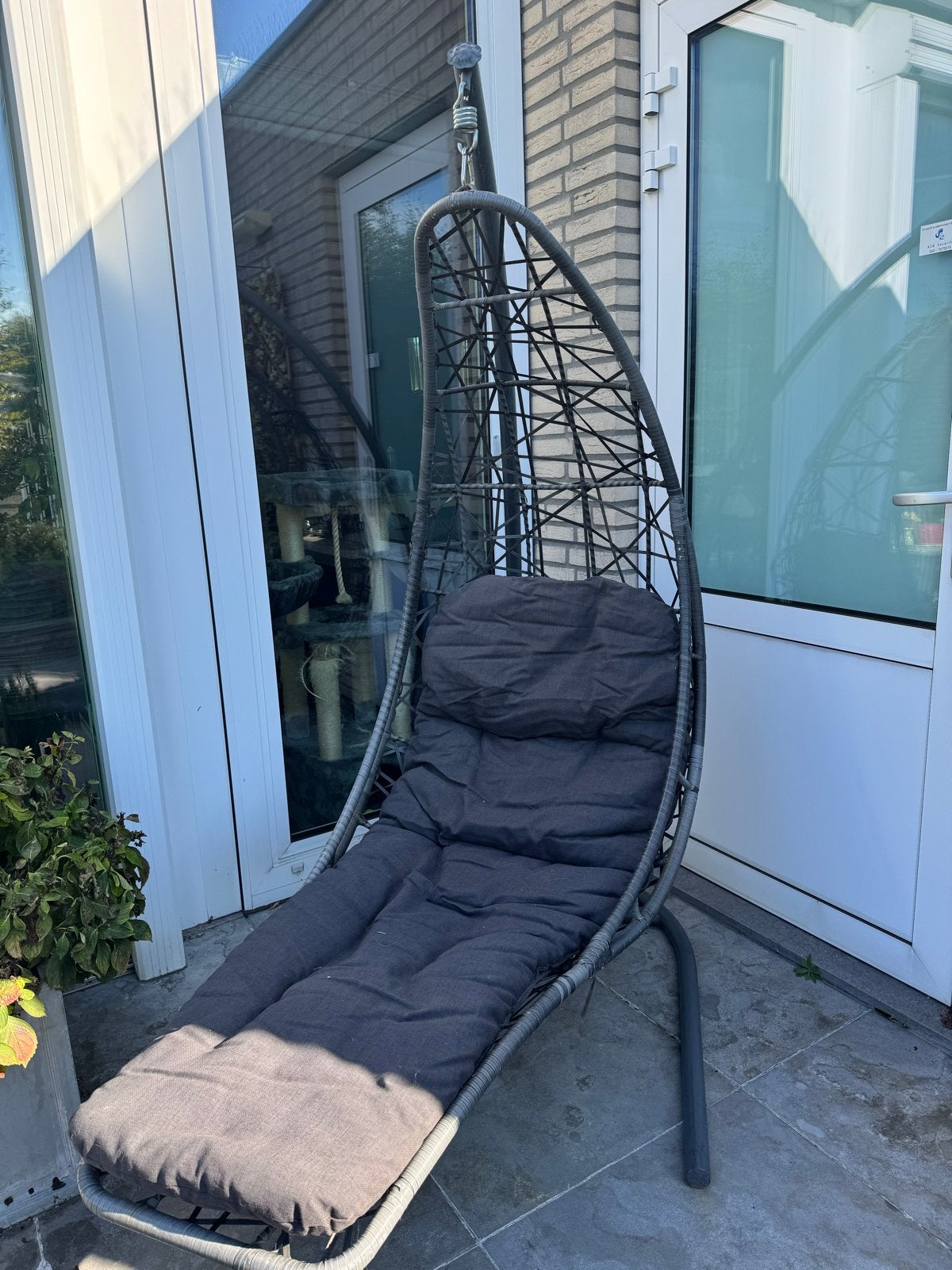 Comfortabele hangstoel met kussen voor buiten, Ophalen, Gebruikt, Wicker