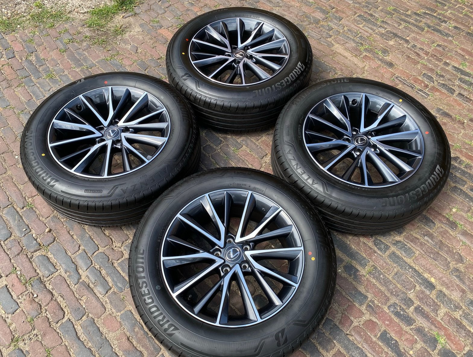 NIEUWE 18” Lexus NX velgen + Bridgestone Alenza zomerbanden, 18 inch, Banden en Velgen, Nieuw, Ophalen of Verzenden