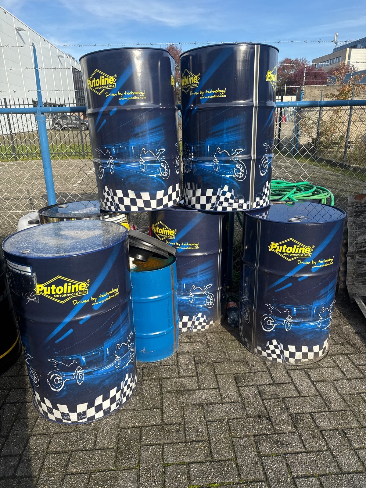 200 liter olievaten  - vuurtonnen Decoratief of voor opslag, Ophalen of Verzenden, Gebruikt