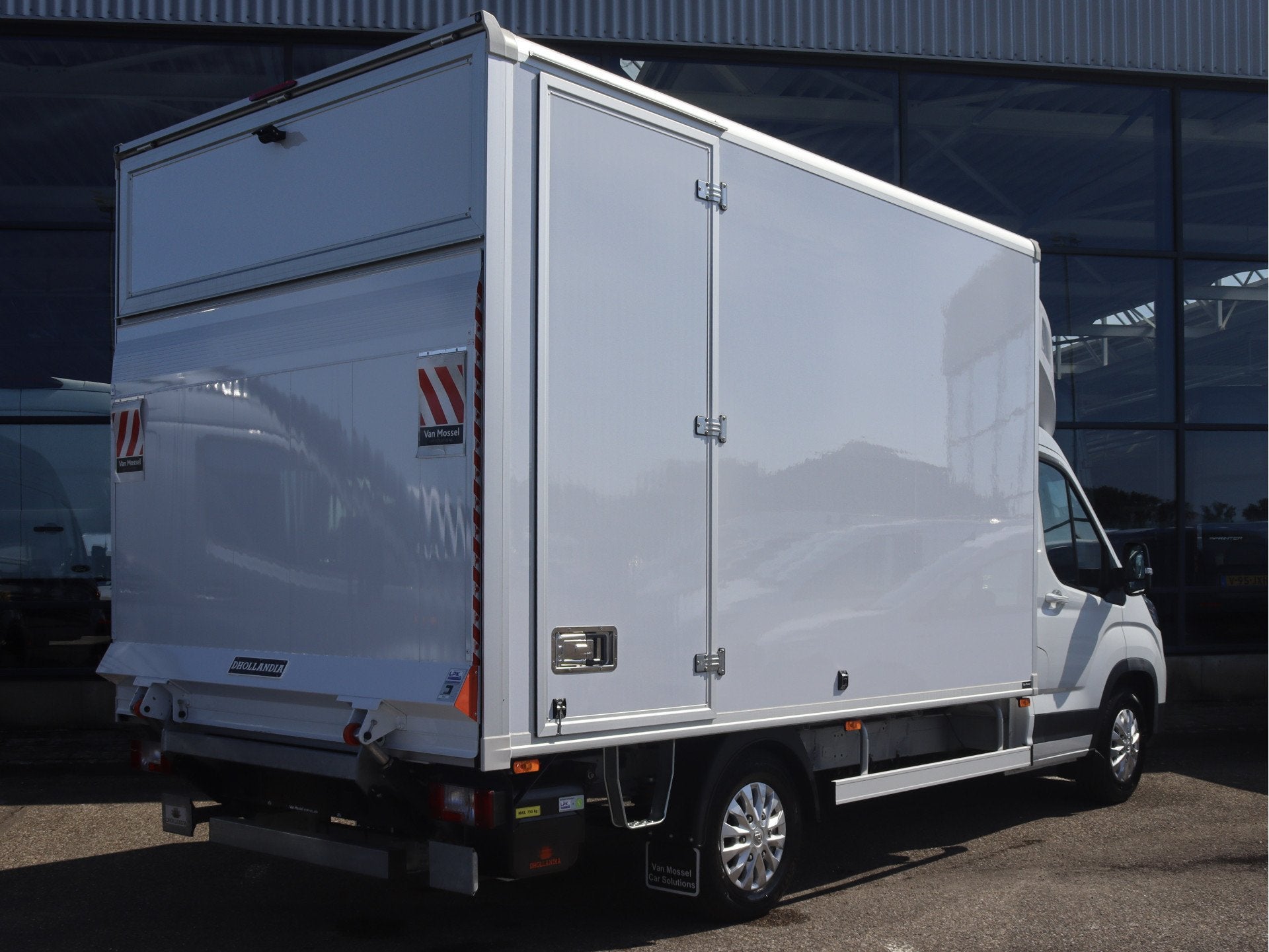 Maxus eDeliver 9 L3 Business DEAL 65 kWh | BAK+KLEP/AIRCO/CA, Auto's, Bestelauto's, Stof, Gebruikt, Zwart, Met garantie (alle)