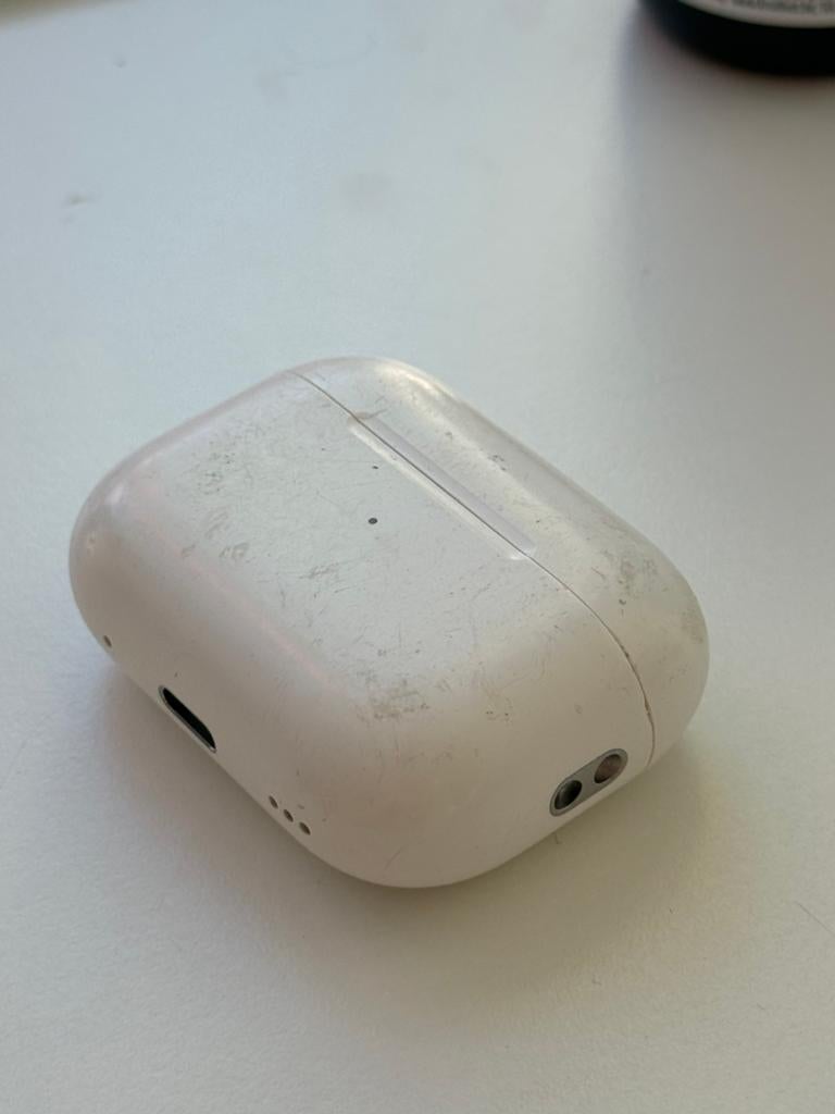 Airpods pro 2 magsafe case met rechteroortje gebruikt, Ophalen of Verzenden, Gebruikt, Overige merken