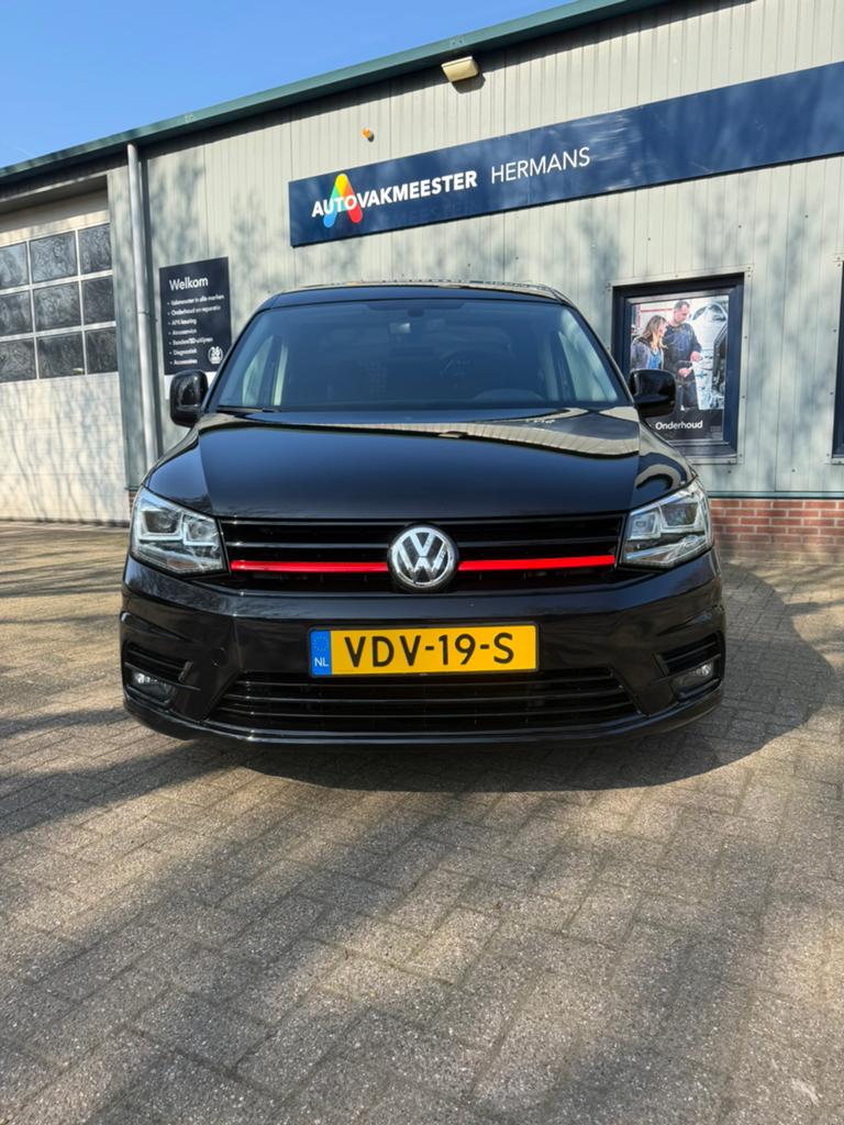 Volkswagen Caddy 2.0 TDI  L1h1  2020 Zwart GTI look, Auto's, Voorwielaandrijving, 4 cilinders, Volkswagen, Zwart
