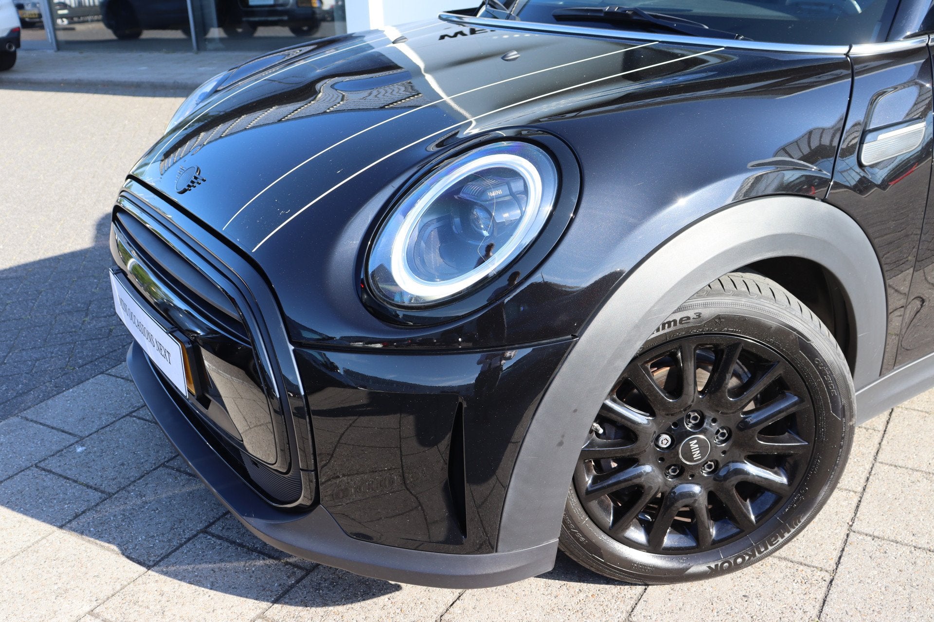 MINI Hatchback Cooper Classic / Sportstoelen / LED / Navigat, Auto's, Mini, Dealer onderhouden, 136 pk, Gebruikt, Met garantie (alle)