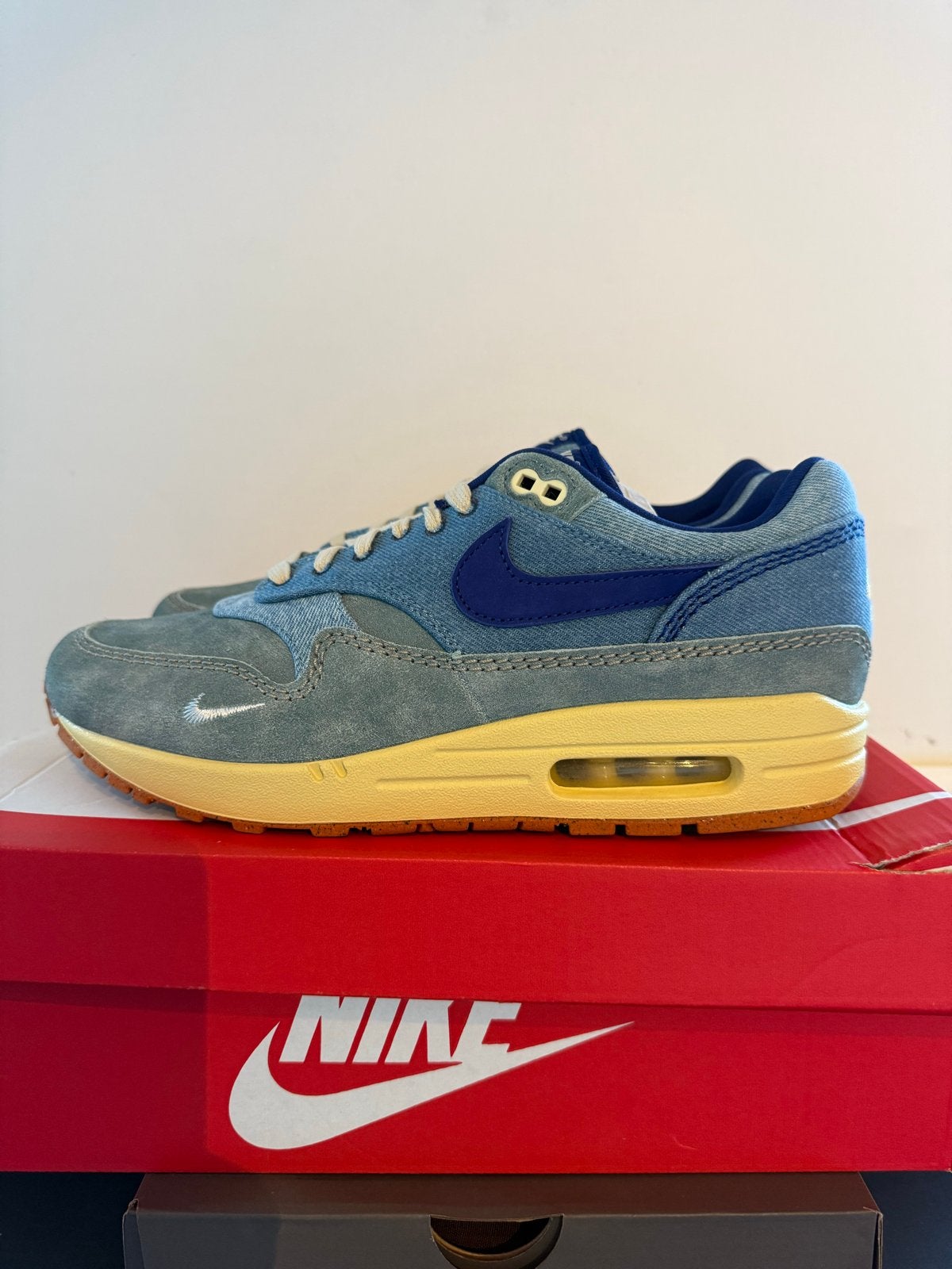 Nike Air Max 1 'Dirty Denim' - Maat 44, Ophalen of Verzenden, Nieuw, Blauw, Sneakers of Gympen