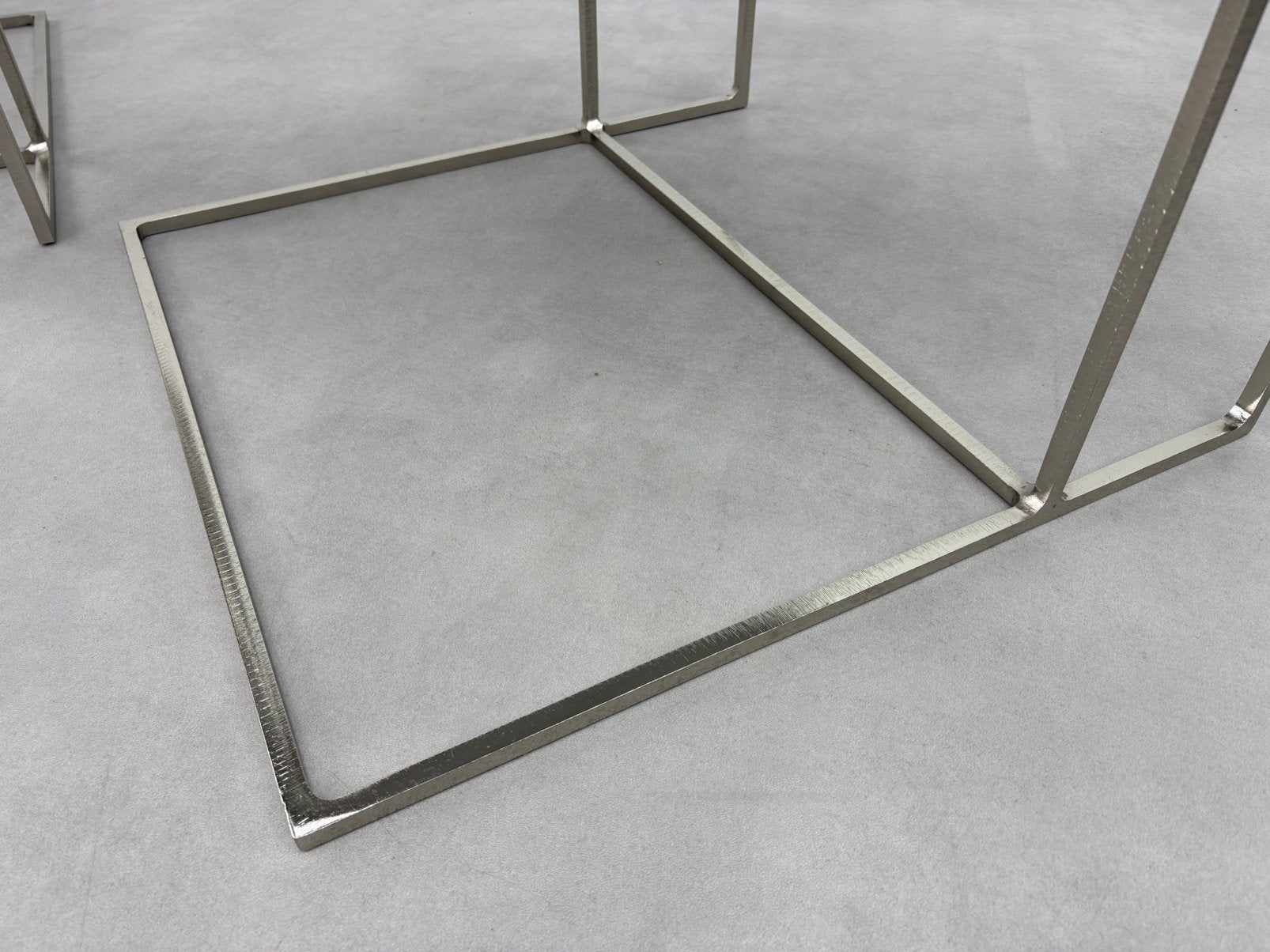 Foto 3 van 2x Originele Minotti Leger bijzettafels Rodolfo Dordoni 90’