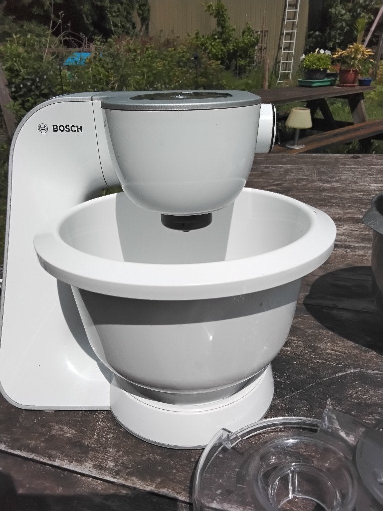 Bosch keukenmachine met veel accessoires, Ophalen of Verzenden, Zo goed als nieuw, Vaatwasserbestendig, 3 snelheden of meer