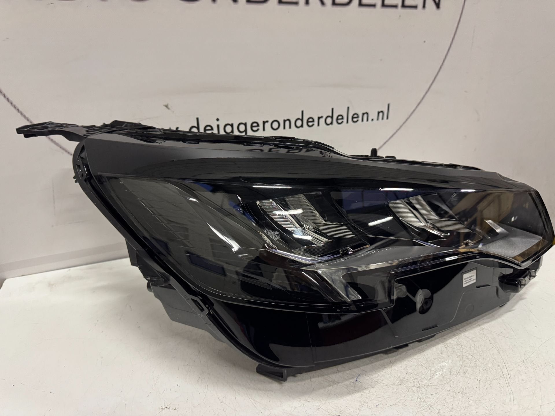 PEUGEOT 3008 5008 LED TECHNOLOGY KOPLAMP RECHTS 9836230180, Taurusavenue 1
2132 LS  Hoofddorp, NL, Gebruikt, Contact.group@renault.com