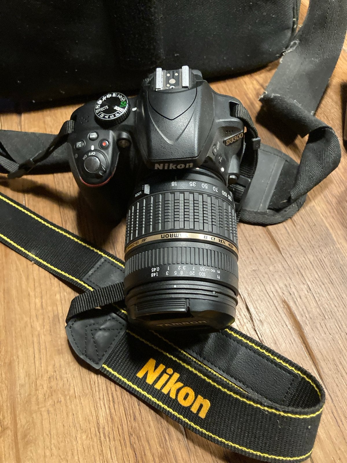 Nikon D3300 Spiegelreflexcamera met Tamron 18-200mm lens, Ingebouwde flitser, Spiegelreflex, Ophalen of Verzenden, Zo goed als nieuw