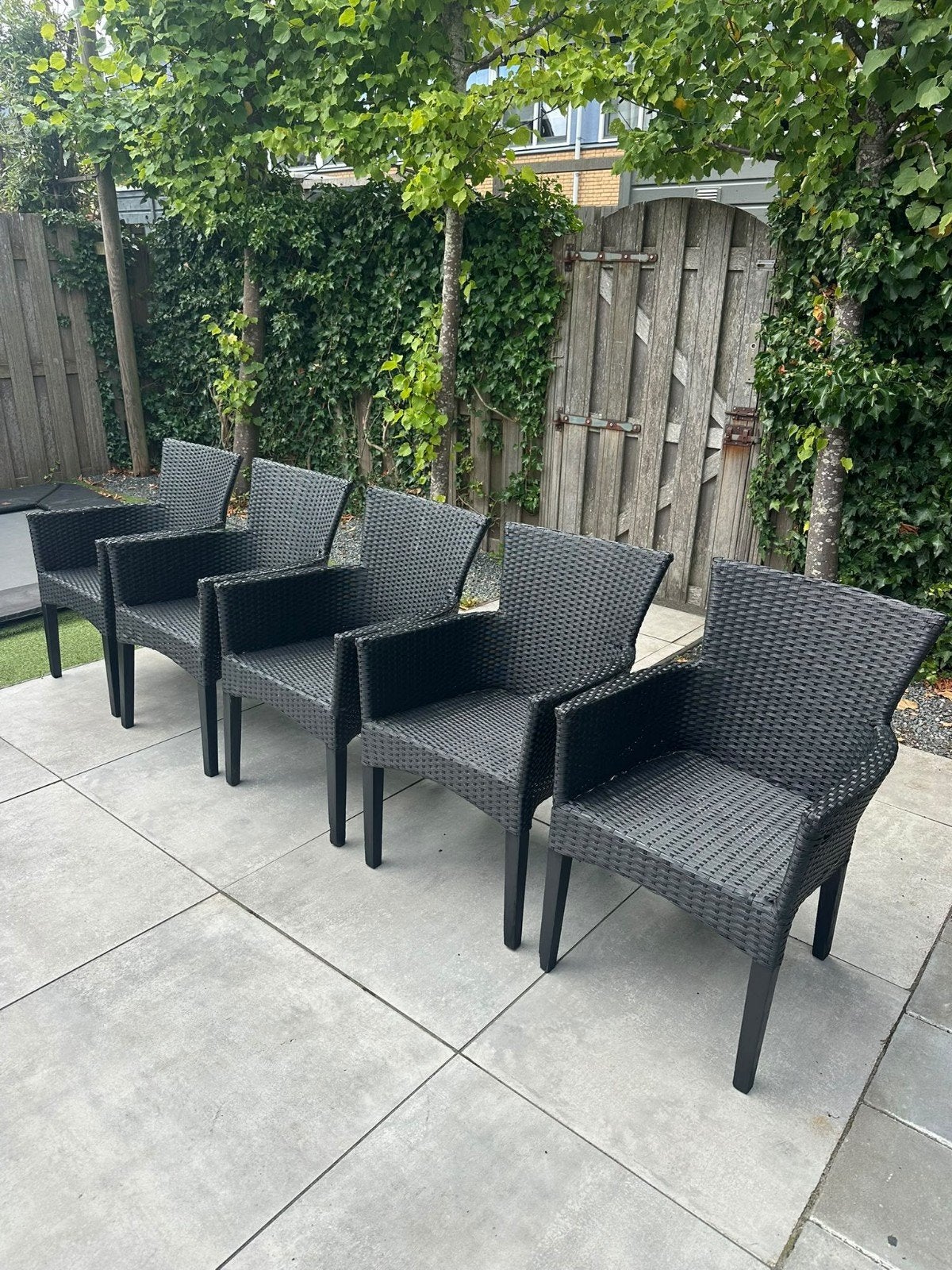 5 wicker tuinstoelen, Ophalen, Gebruikt, Wicker